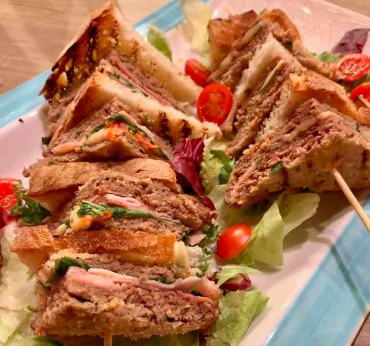 La prova del cuoco sandwich di carne